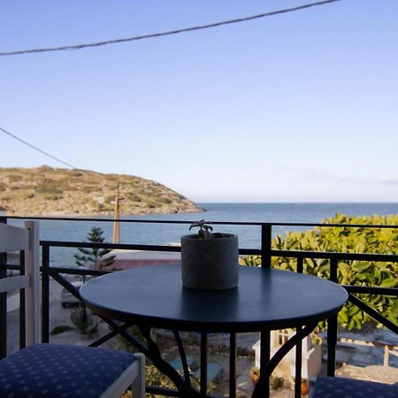 The Island House - Family Size Apt - Overlooking The Aegean - 3 Steps From The Beach Mókhlos Exterior foto