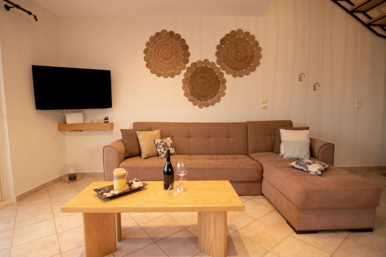 The Island House - Family Size Apt - Overlooking The Aegean - 3 Steps From The Beach Mókhlos Exterior foto