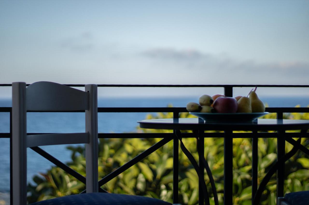 The Island House - Family Size Apt - Overlooking The Aegean - 3 Steps From The Beach Mókhlos Exterior foto